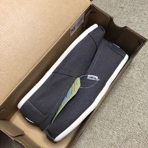 *BRAND NEW* TOMS, Size 8W, Ash Canvas